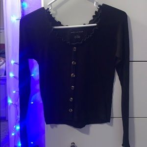 AE long sleeve cropped shirt